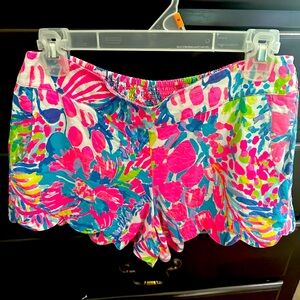 Lily Pulitzer shorts EUC sz medium (6-8)